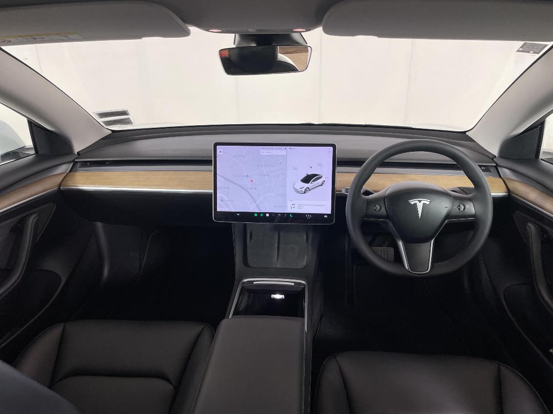 Photo '17' of Tesla Model 3