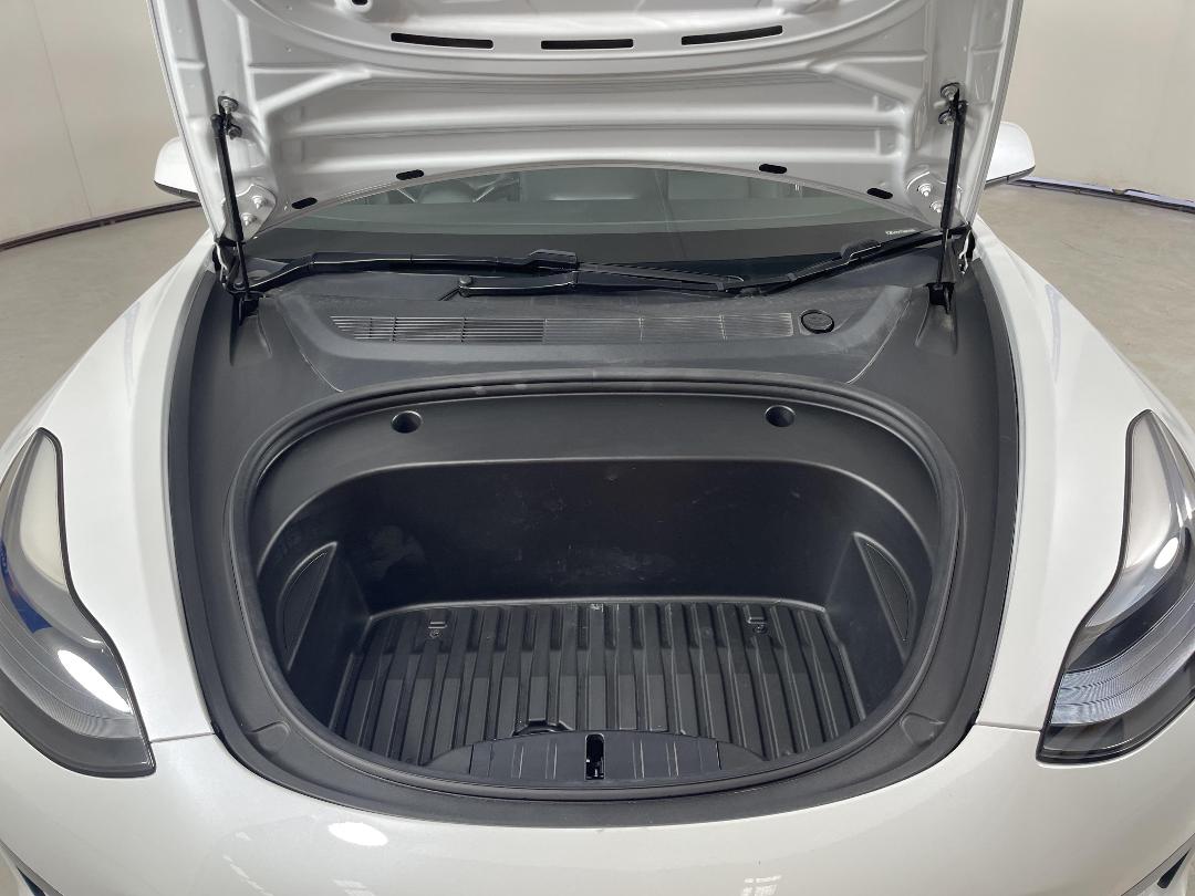 Photo '13' of Tesla Model 3