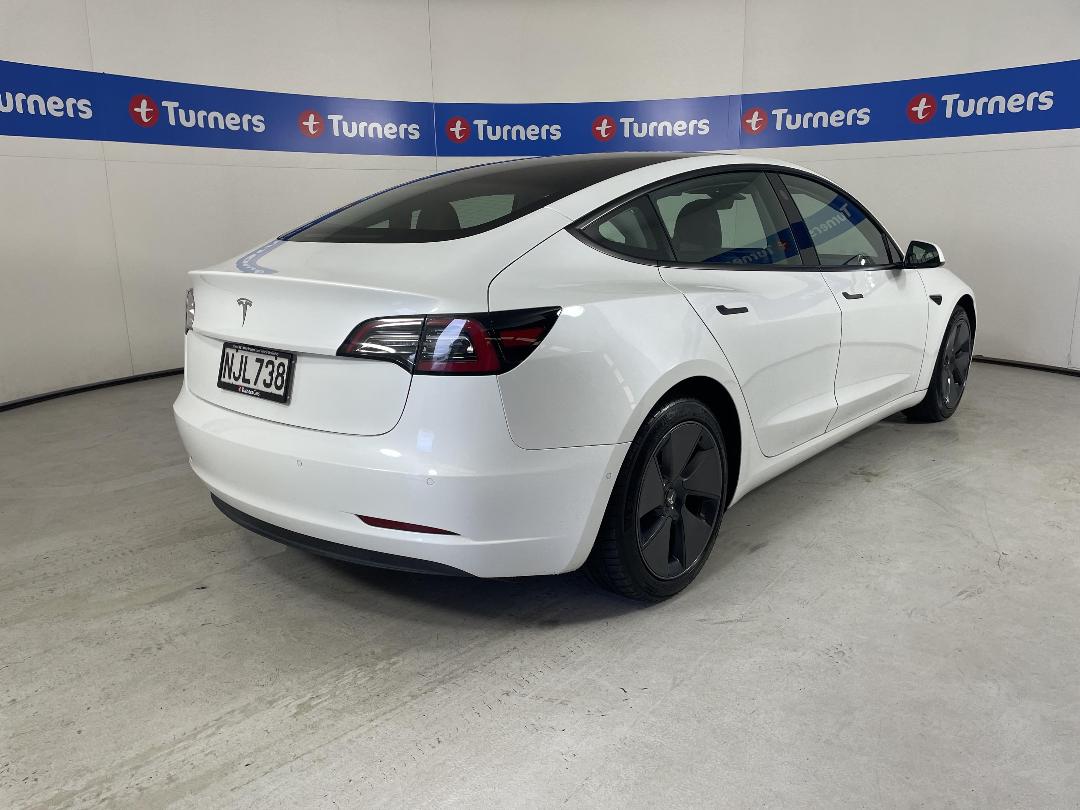 Photo '7' of Tesla Model 3