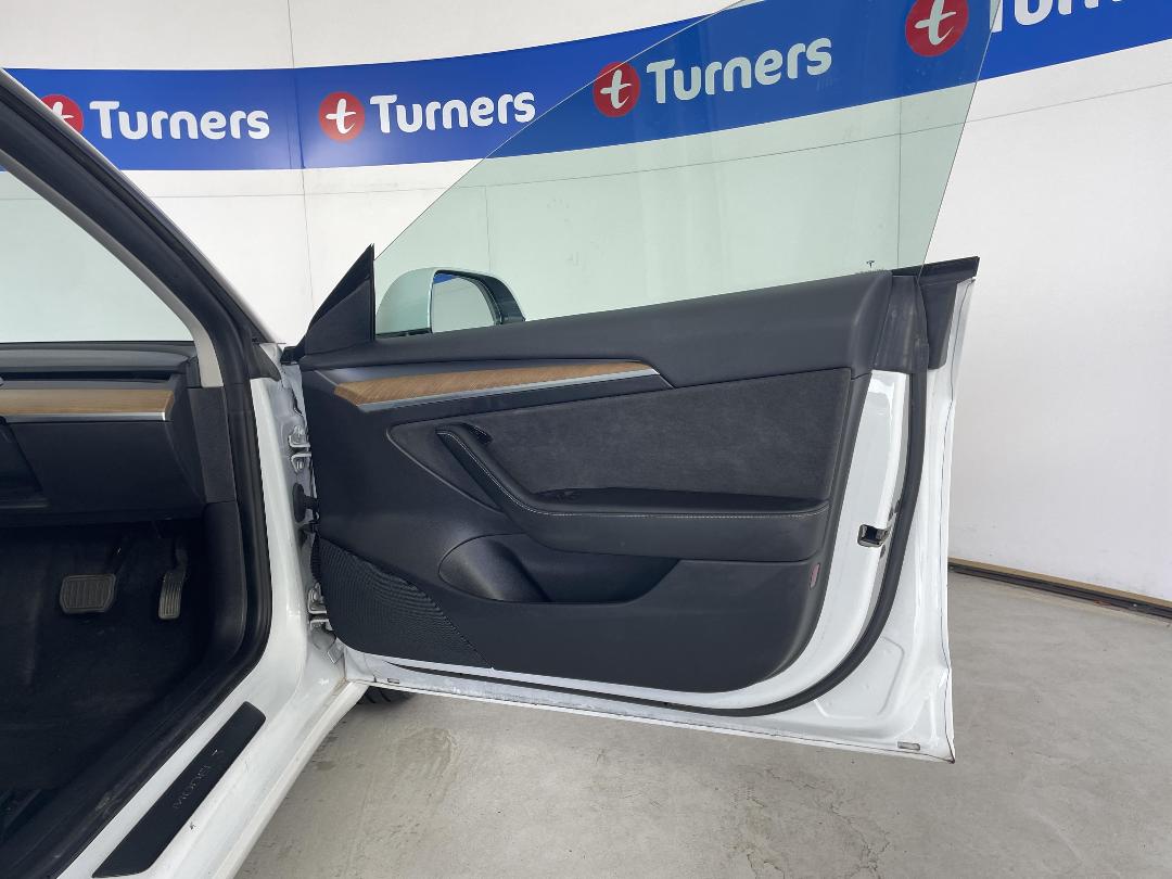 Photo '15' of Tesla Model 3