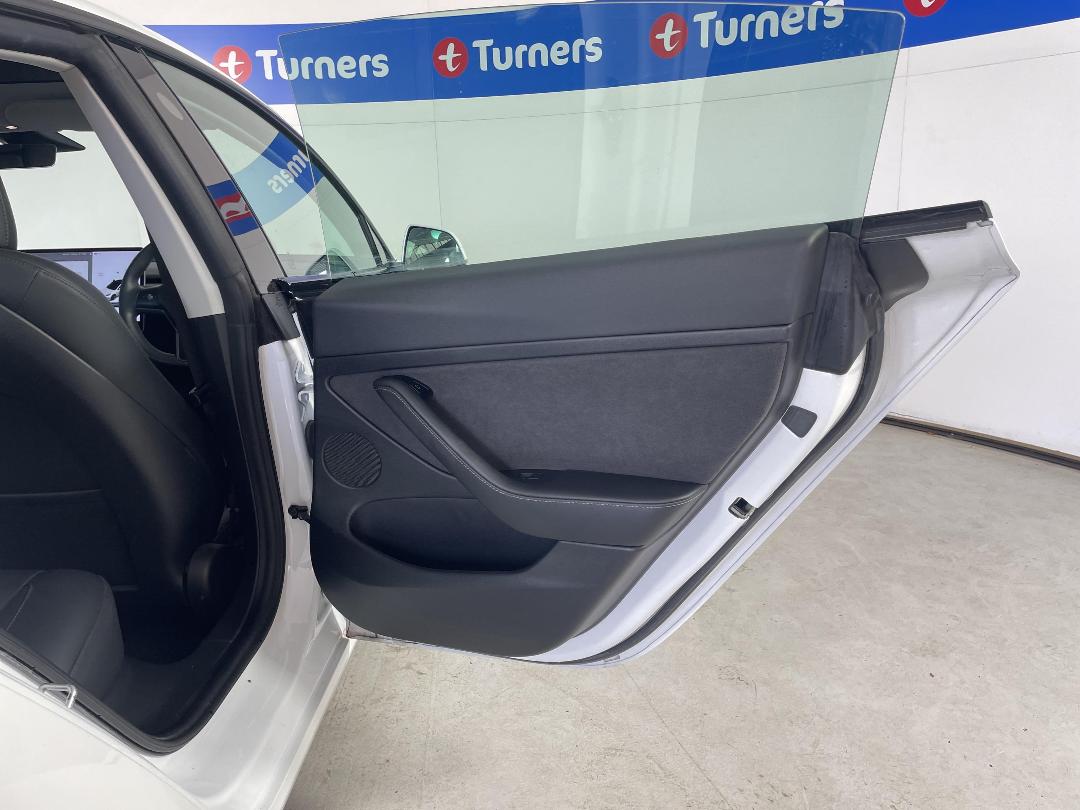 Photo '19' of Tesla Model 3