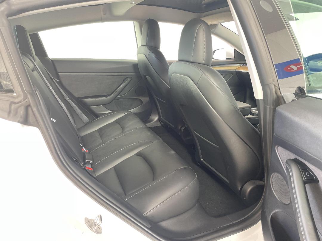 Photo '20' of Tesla Model 3