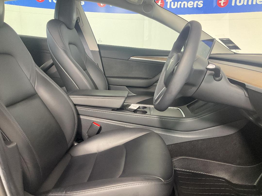 Photo '16' of Tesla Model 3 Photo '16' of Tesla Model 3