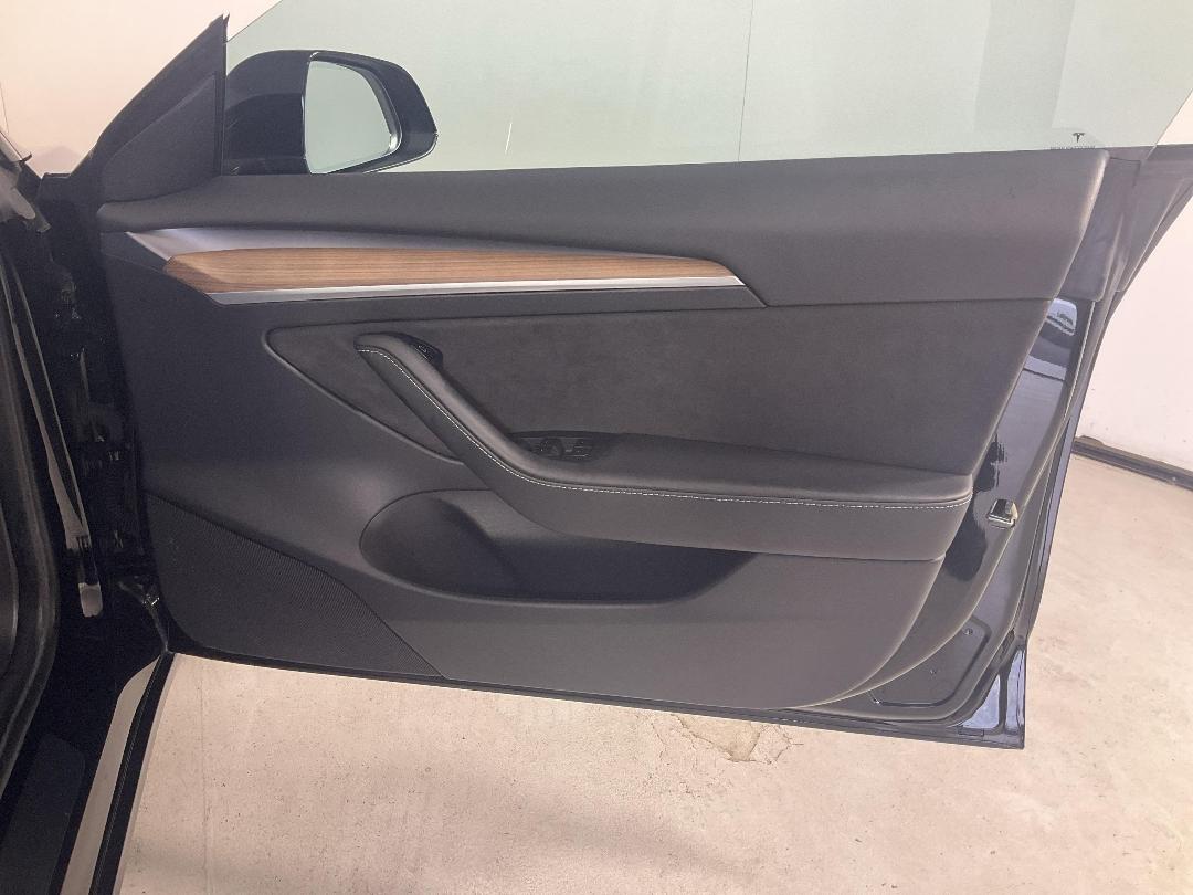 Photo '15' of Tesla Model 3 Photo '15' of Tesla Model 3