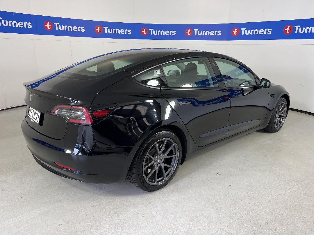 Photo '7' of Tesla Model 3