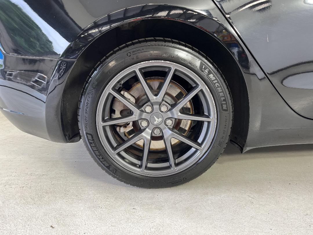 Photo '12' of Tesla Model 3