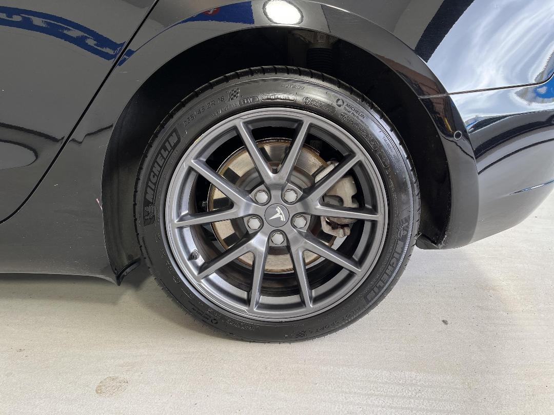 Photo '11' of Tesla Model 3