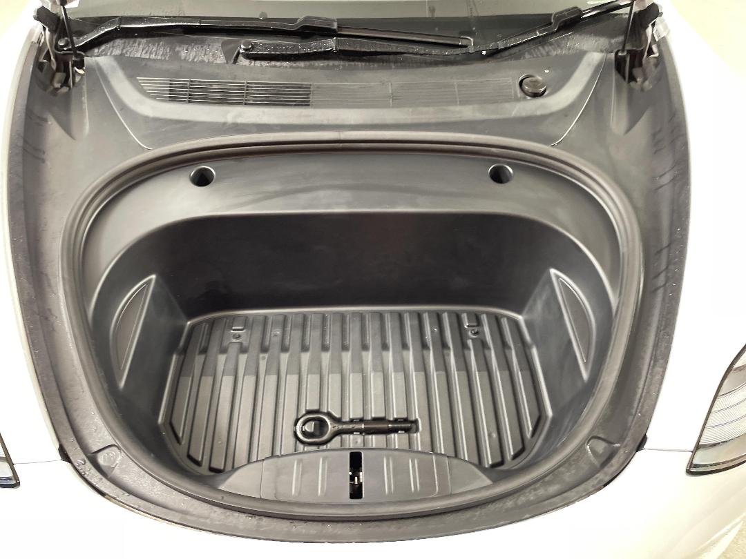 Photo '13' of Tesla Model 3