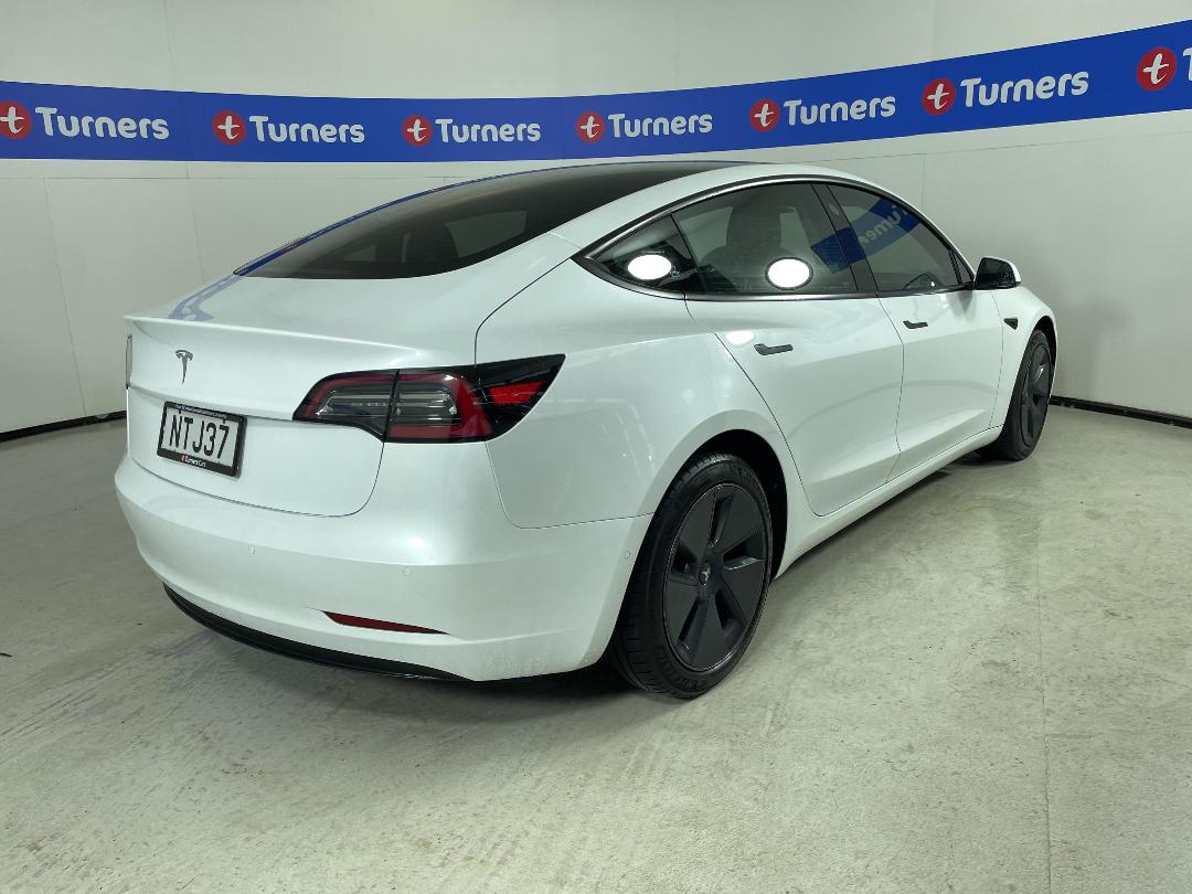 Photo '7' of Tesla Model 3