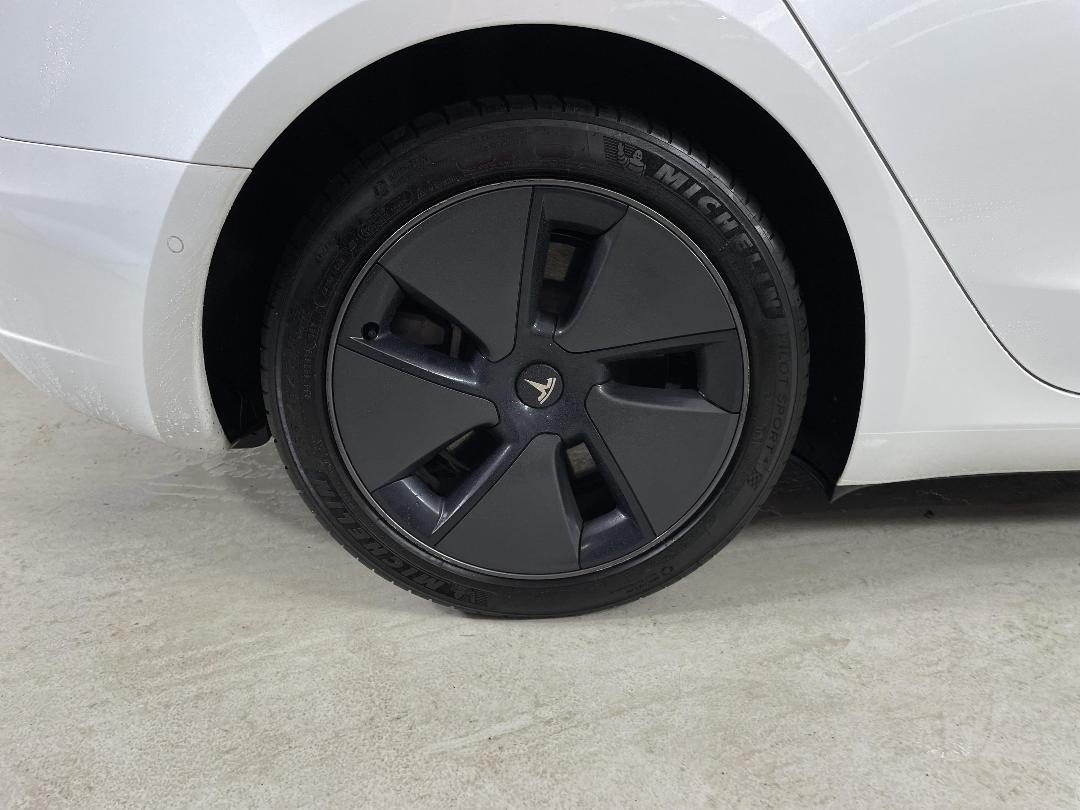 Photo '12' of Tesla Model 3