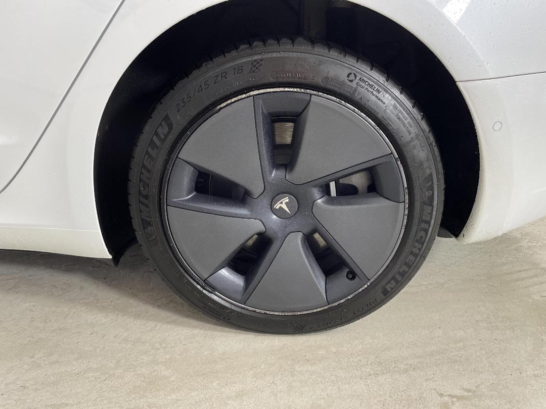 Photo '11' of Tesla Model 3