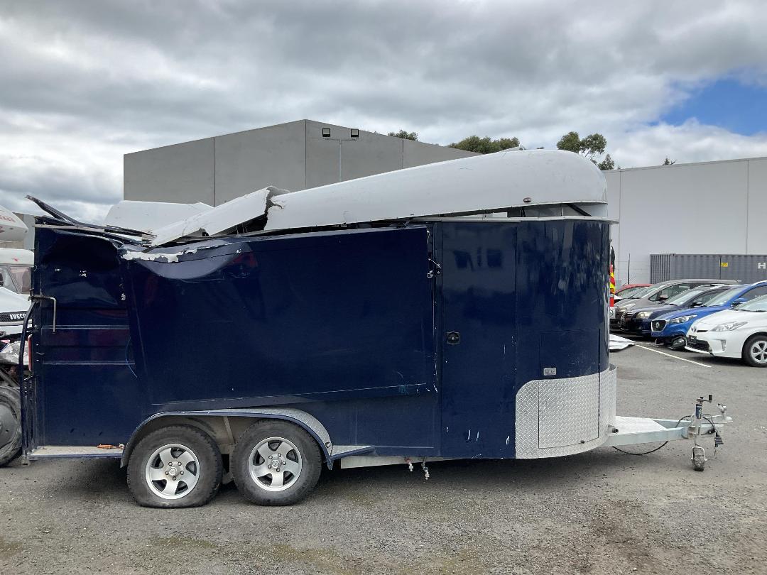 Photo '3' of THOROUGHBRED 3HVX Horse Float - Tandem