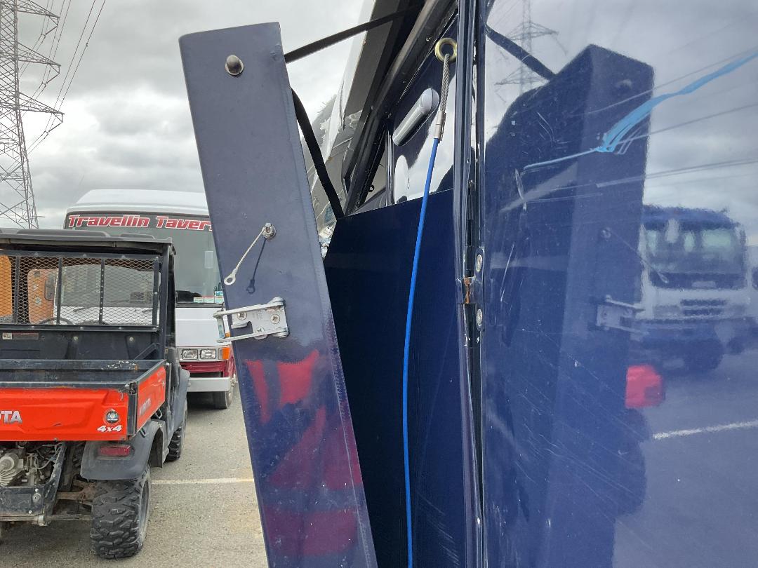 Photo '25' of THOROUGHBRED 3HVX Horse Float - Tandem