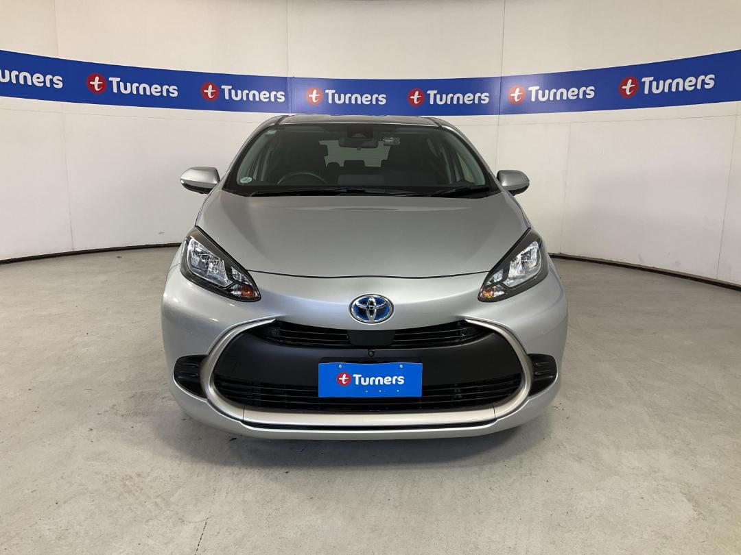 Photo '2' of Toyota Aqua Photo '2' of Toyota Aqua