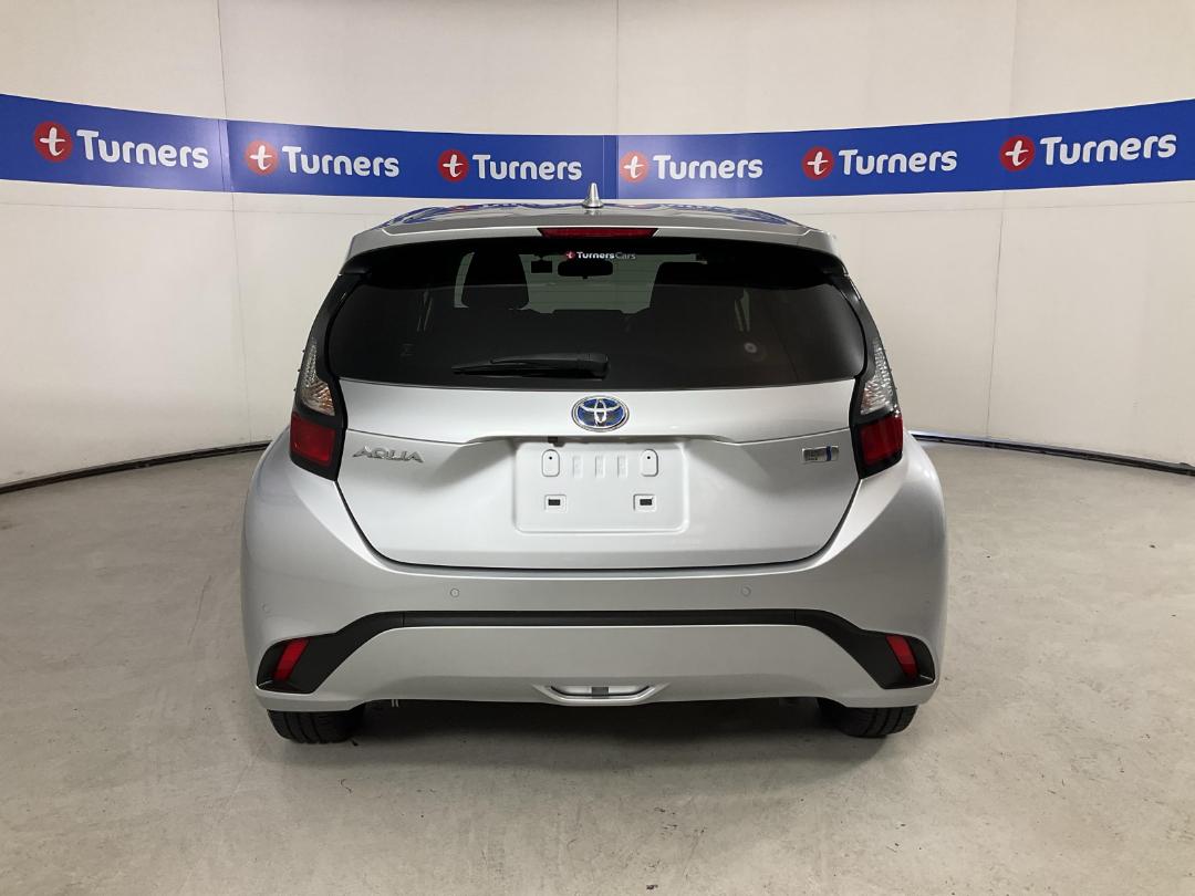 Photo '6' of Toyota Aqua Photo '6' of Toyota Aqua