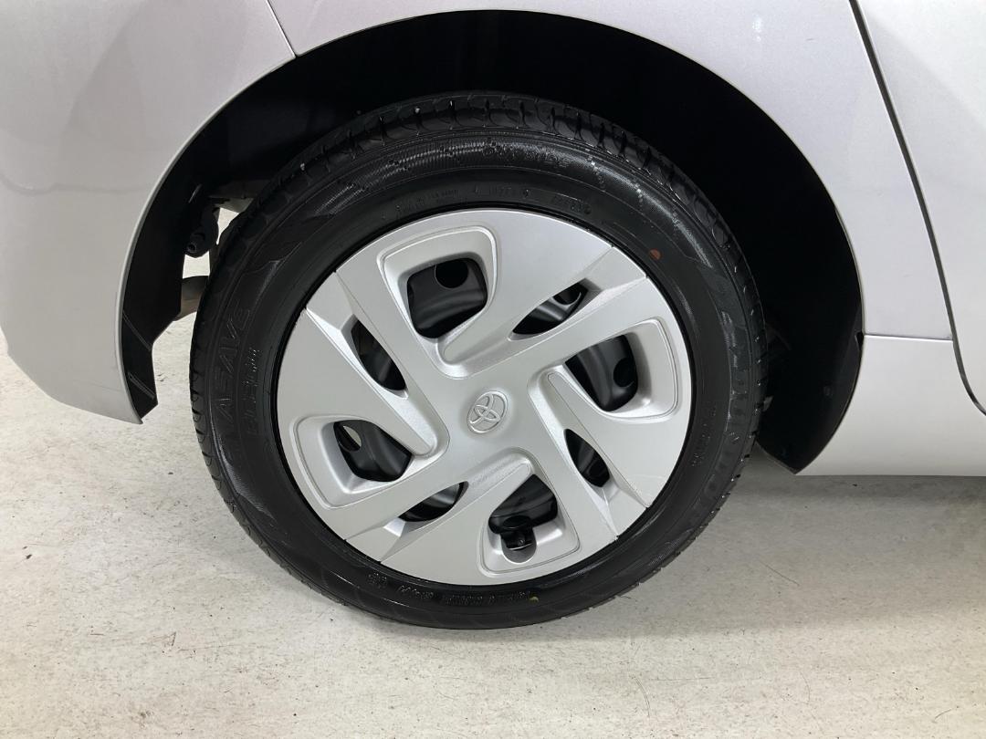 Photo '12' of Toyota Aqua Photo '12' of Toyota Aqua