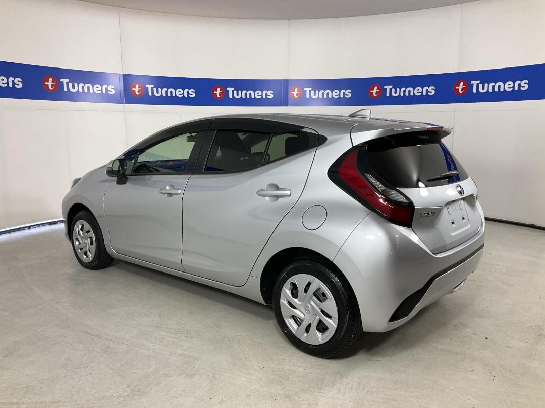 Photo '5' of Toyota Aqua Photo '5' of Toyota Aqua