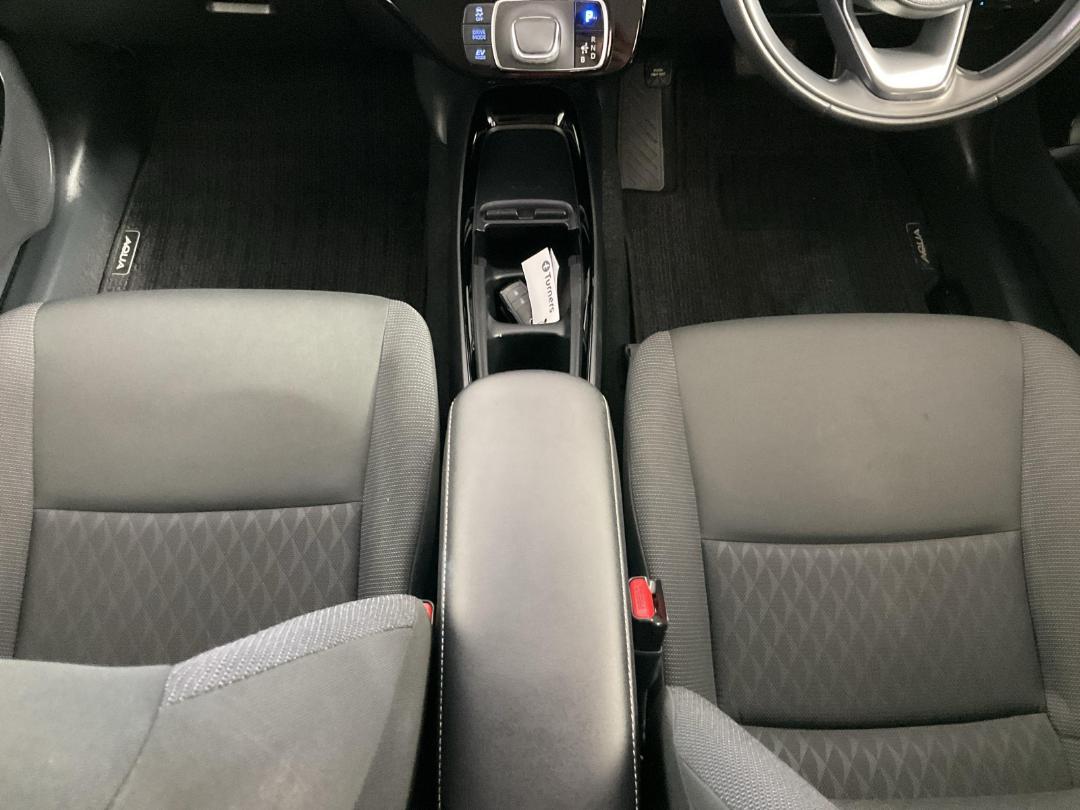 Photo '18' of Toyota Aqua Photo '18' of Toyota Aqua