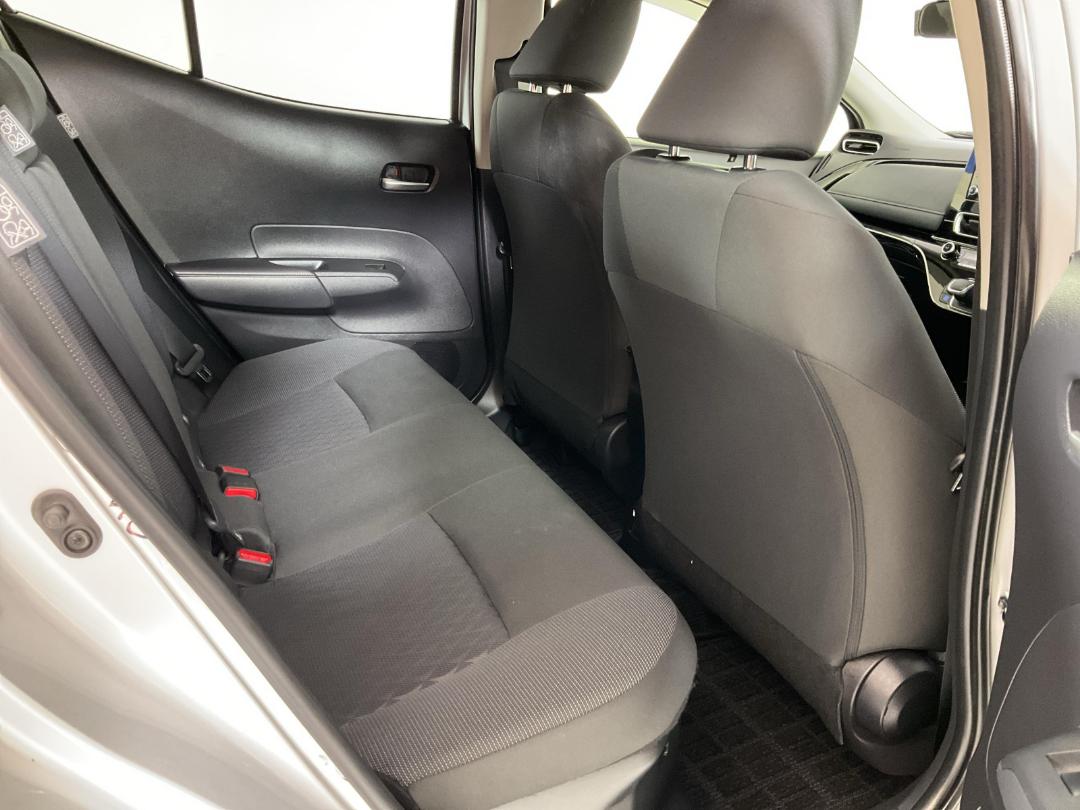 Photo '20' of Toyota Aqua Photo '20' of Toyota Aqua