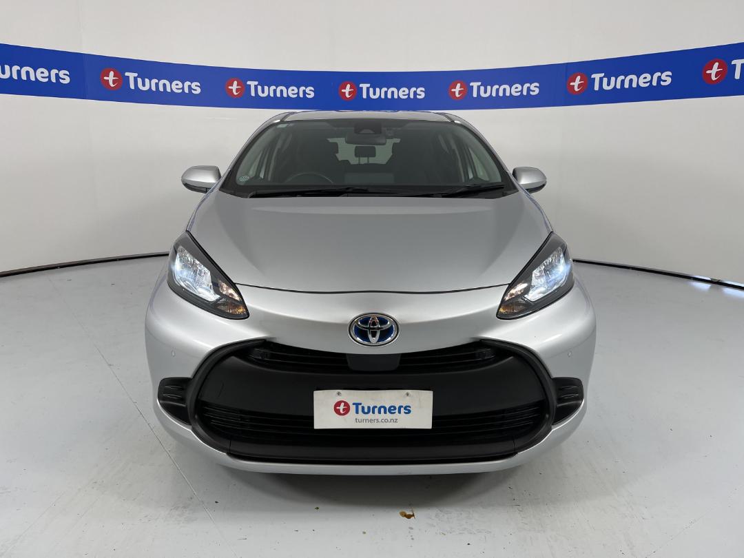 Photo '2' of Toyota Aqua Photo '2' of Toyota Aqua