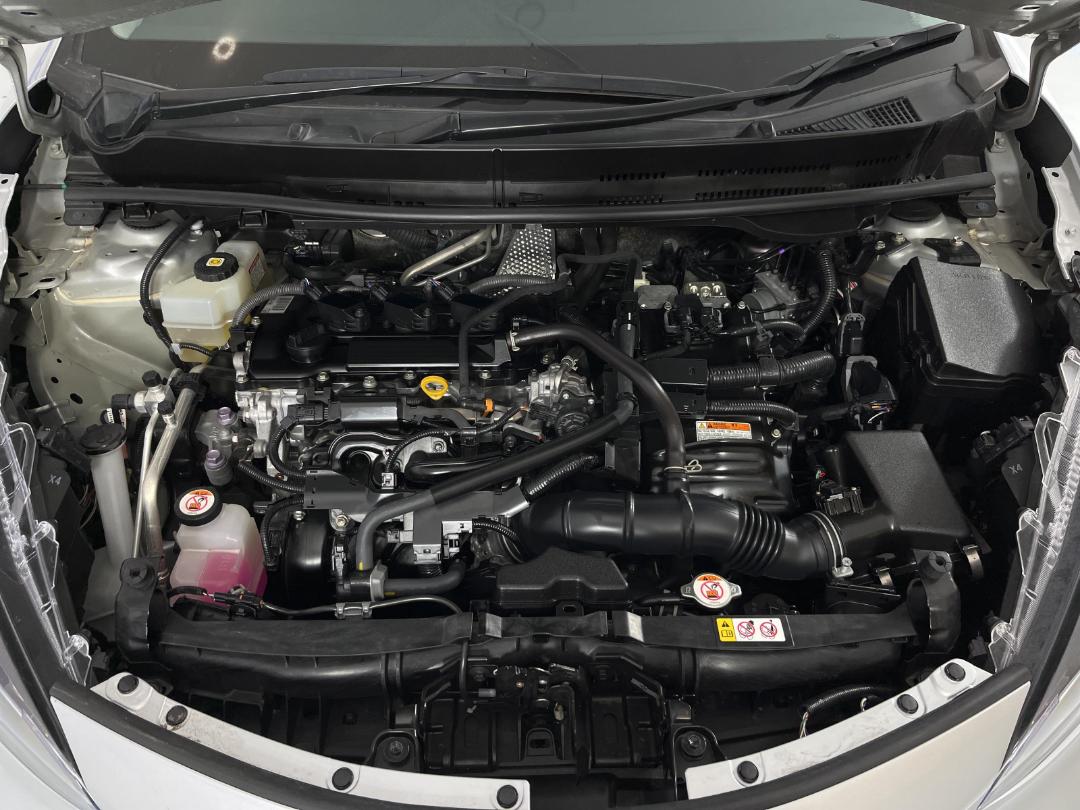 Photo '13' of Toyota Aqua Photo '13' of Toyota Aqua