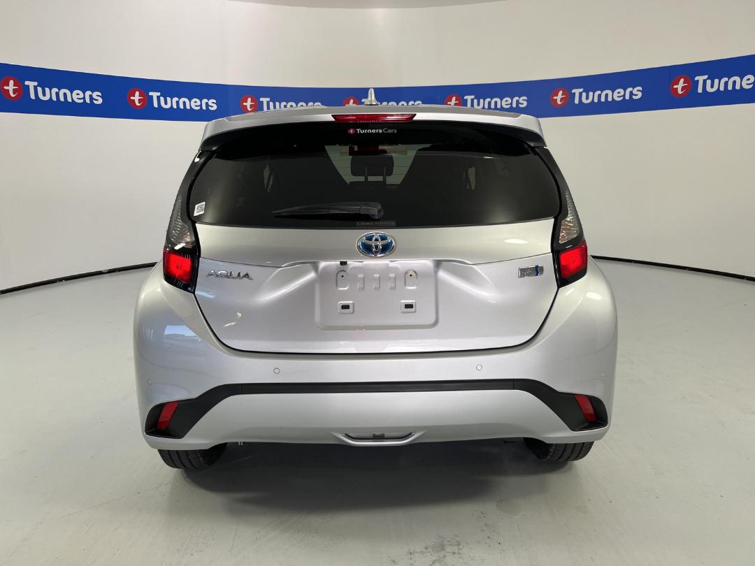 Photo '6' of Toyota Aqua Photo '6' of Toyota Aqua