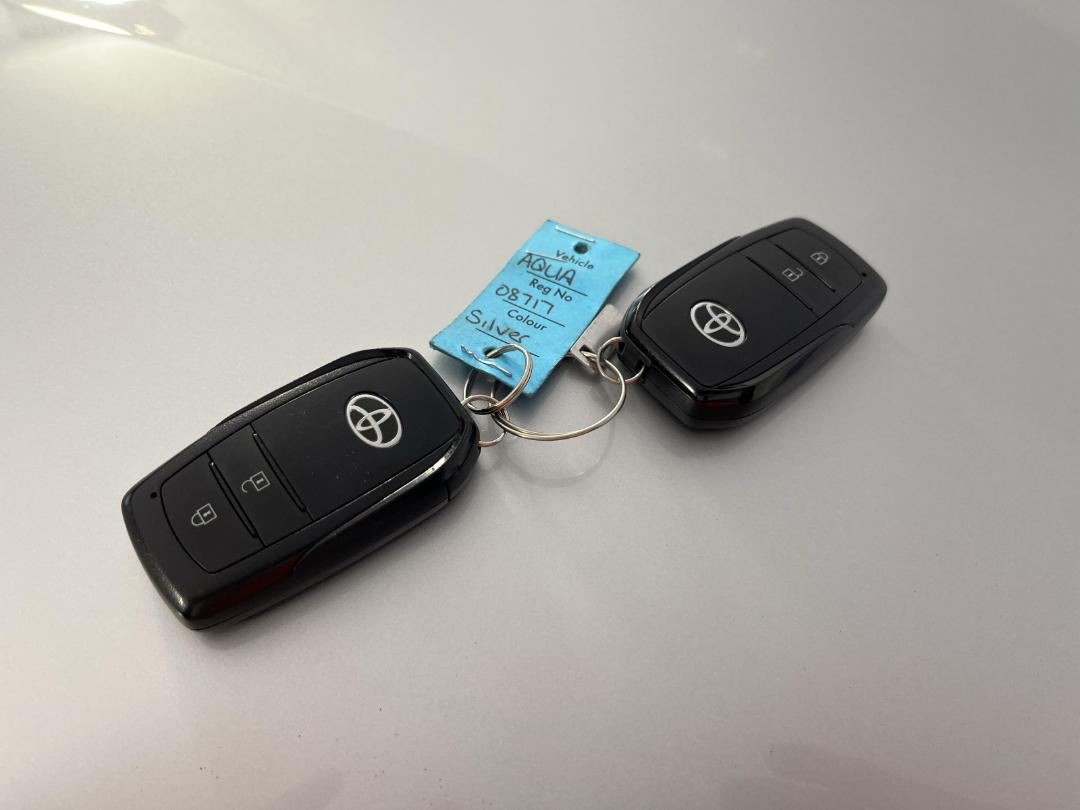 Photo '22' of Toyota Aqua Photo '22' of Toyota Aqua