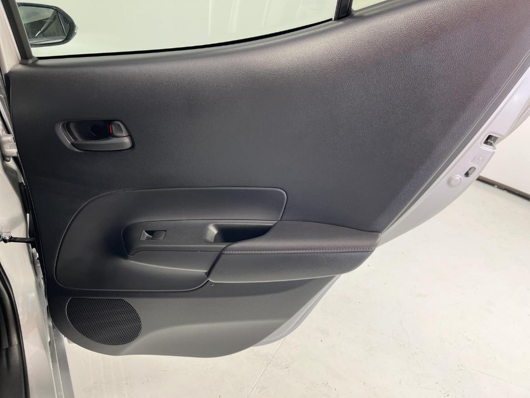 Photo '19' of Toyota Aqua Photo '19' of Toyota Aqua