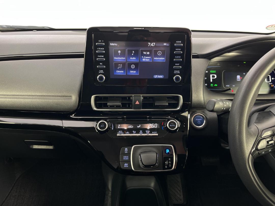 Photo '18' of Toyota Aqua Photo '18' of Toyota Aqua