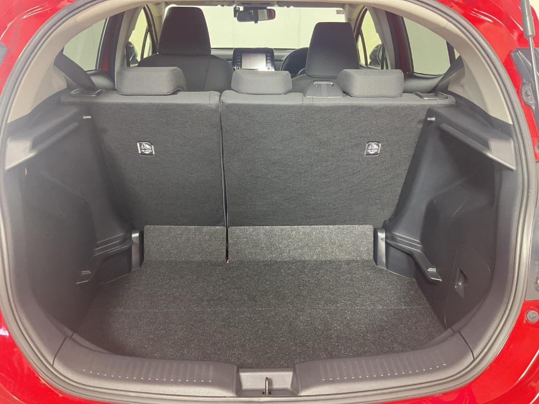 Photo '14' of Toyota Aqua Photo '14' of Toyota Aqua