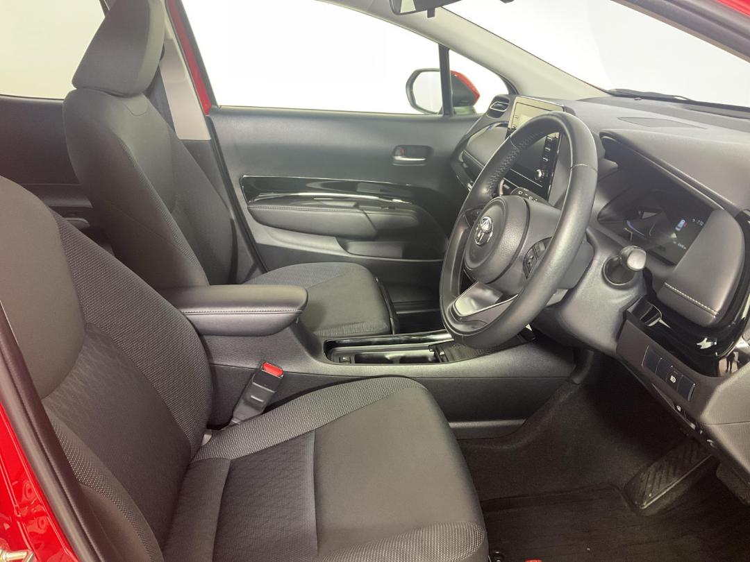 Photo '16' of Toyota Aqua Photo '16' of Toyota Aqua