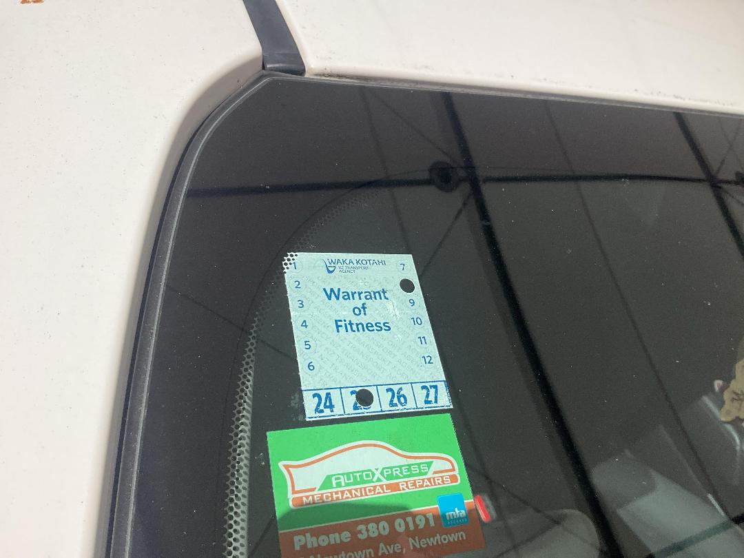 Photo '9' of Toyota Aqua Photo '9' of Toyota Aqua