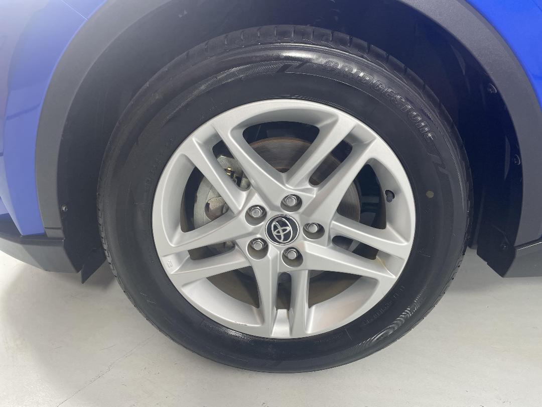 Photo '10' of Toyota C-HR