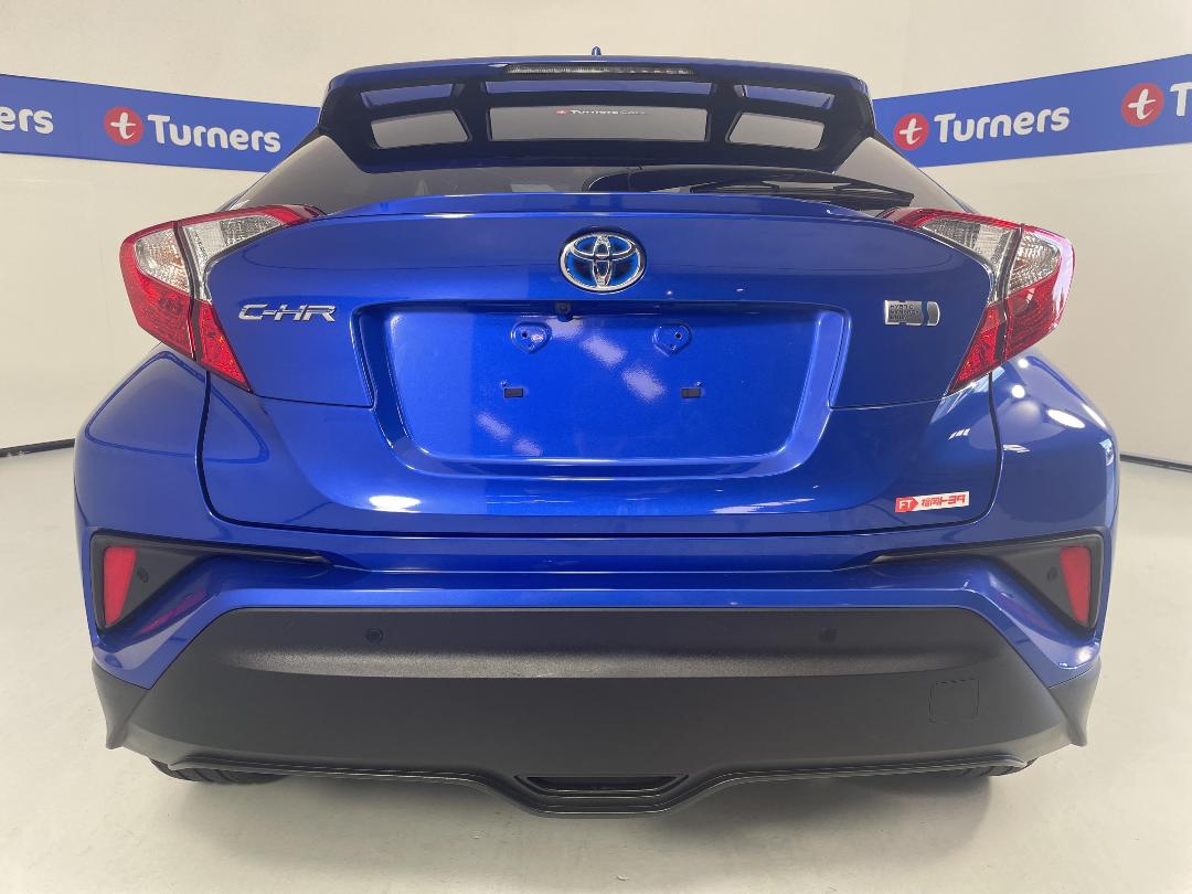 Photo '6' of Toyota C-HR