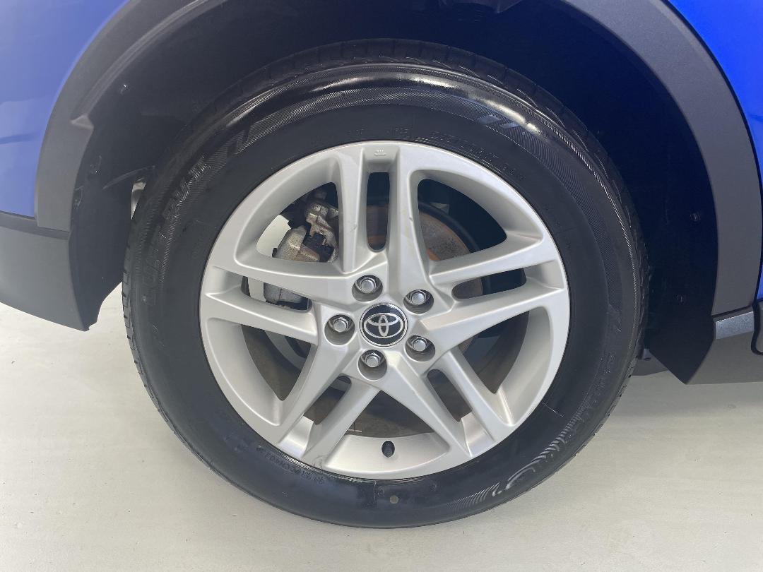 Photo '12' of Toyota C-HR