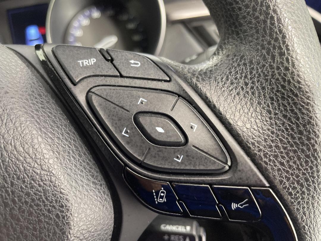 Photo '23' of Toyota C-HR