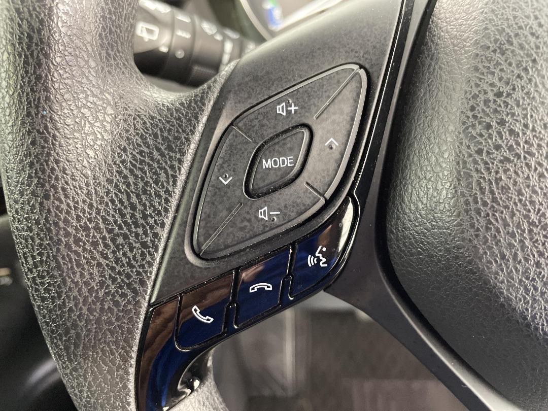 Photo '24' of Toyota C-HR