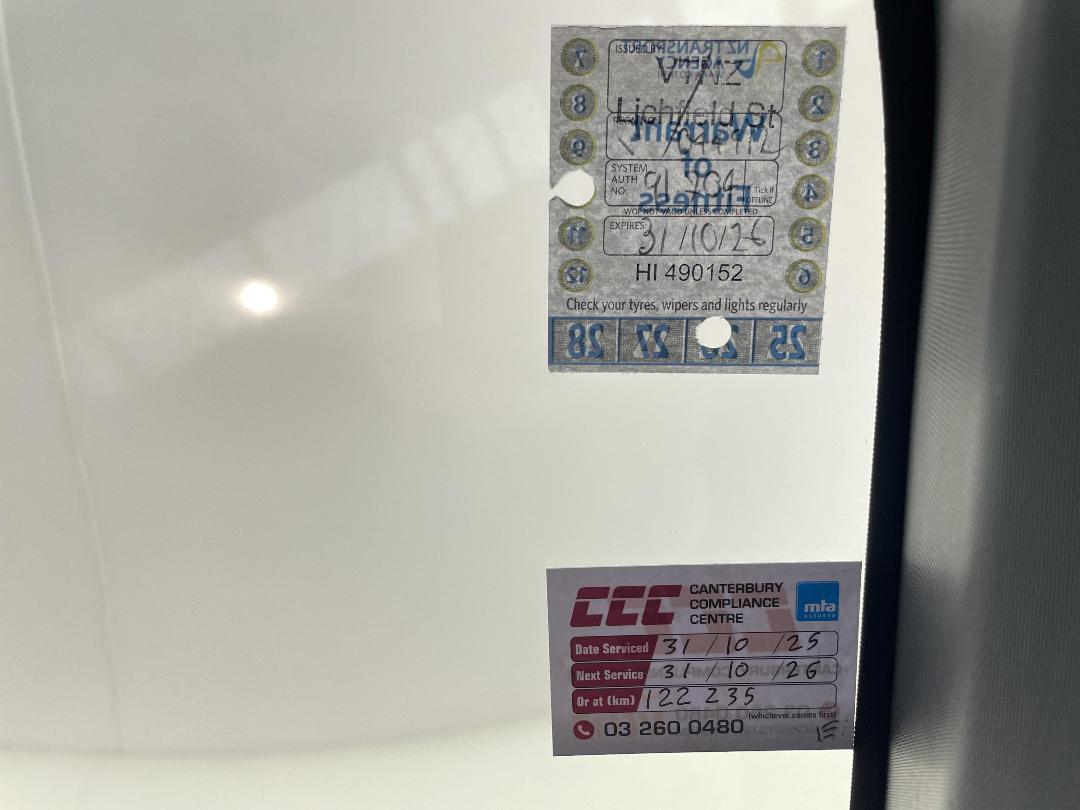 Photo '29' of Toyota C-HR