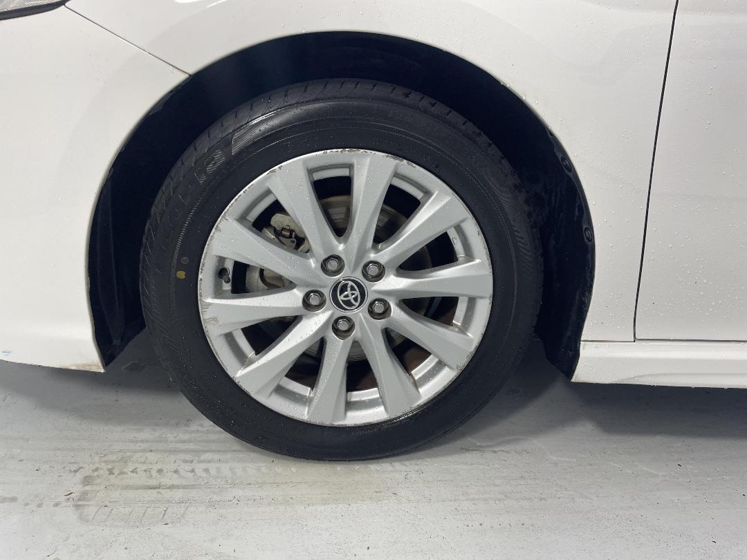 Photo '10' of Toyota Camry