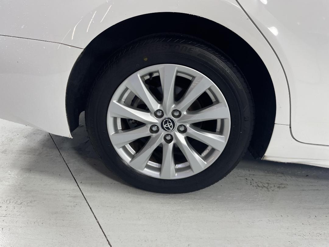 Photo '12' of Toyota Camry