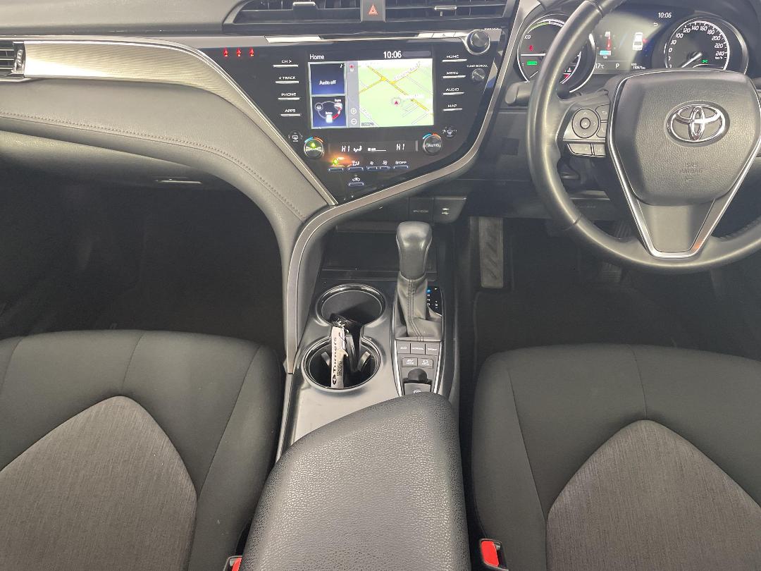 Photo '18' of Toyota Camry