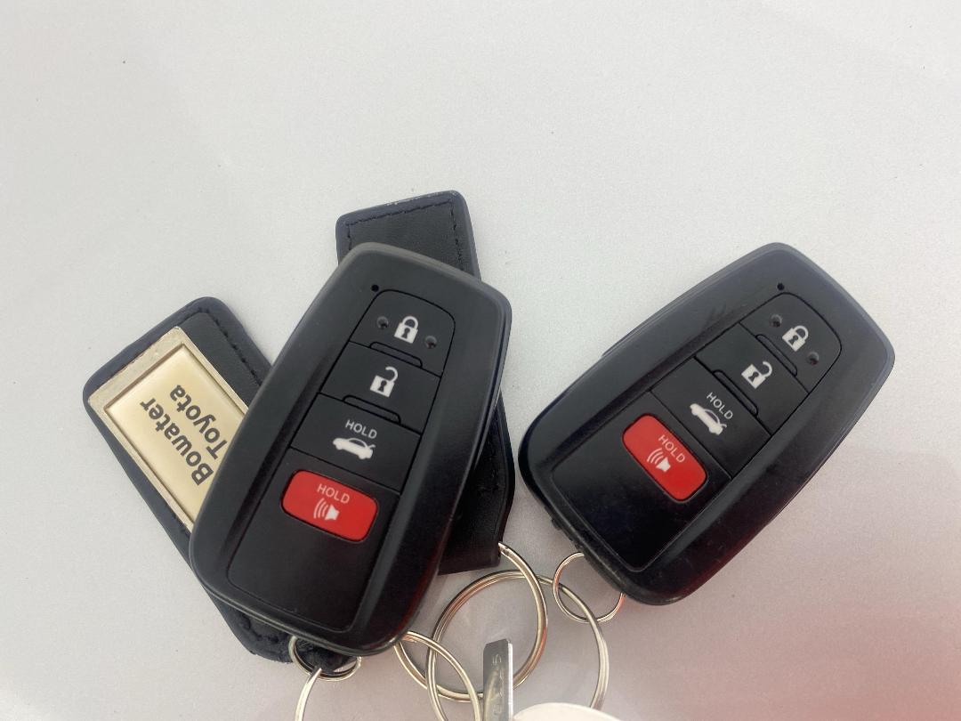 Photo '22' of Toyota Camry