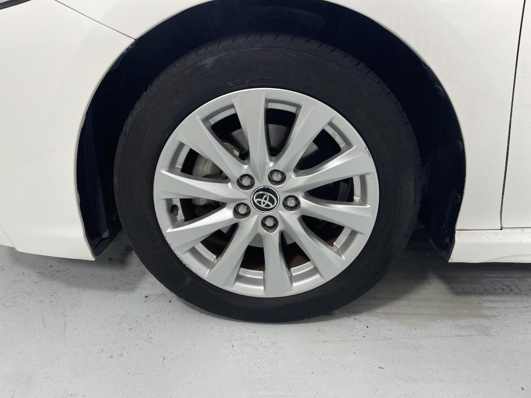 Photo '10' of Toyota Camry