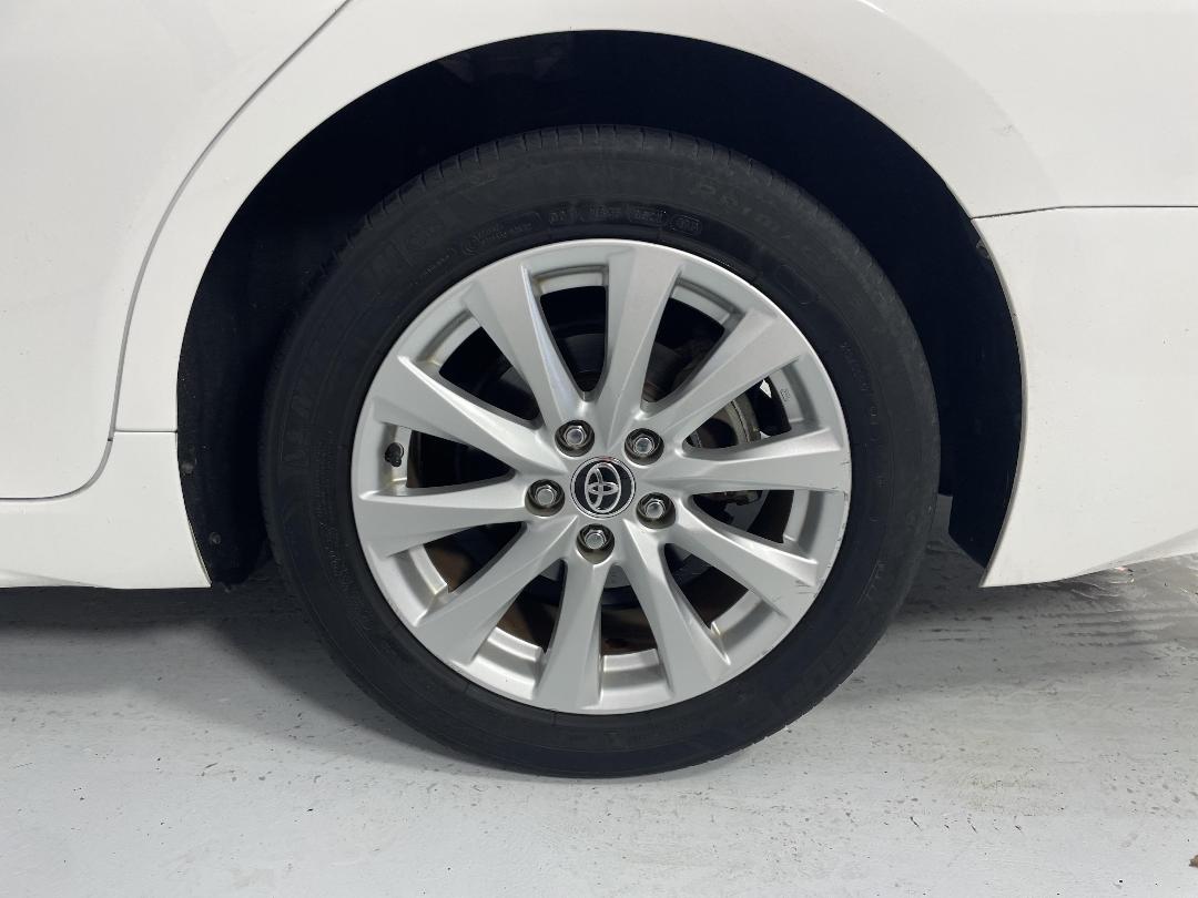 Photo '11' of Toyota Camry