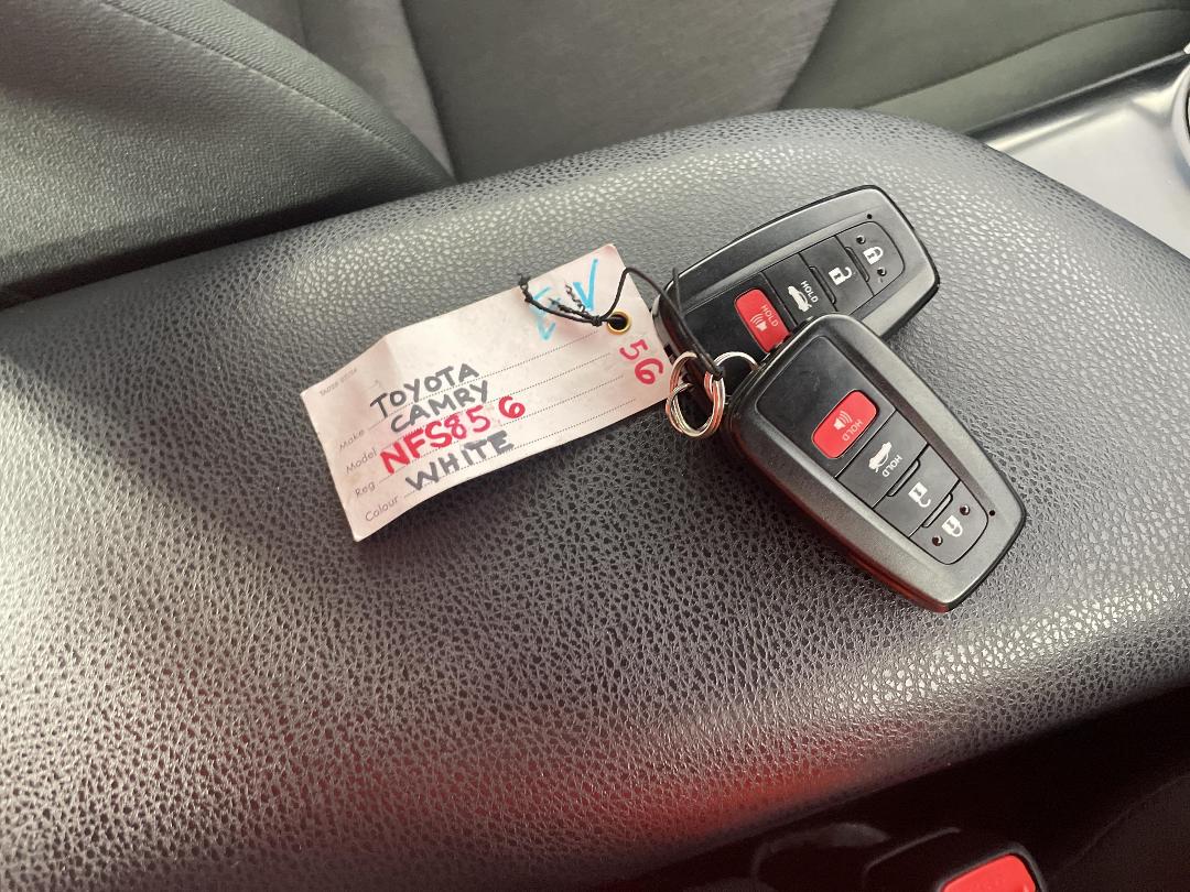 Photo '22' of Toyota Camry