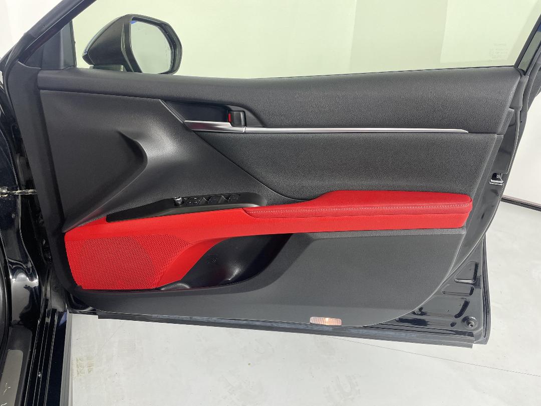 Photo '15' of Toyota Camry