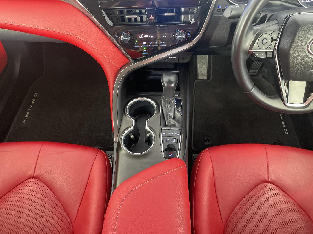 Photo '18' of Toyota Camry