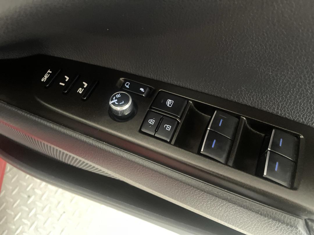 Photo '24' of Toyota Camry