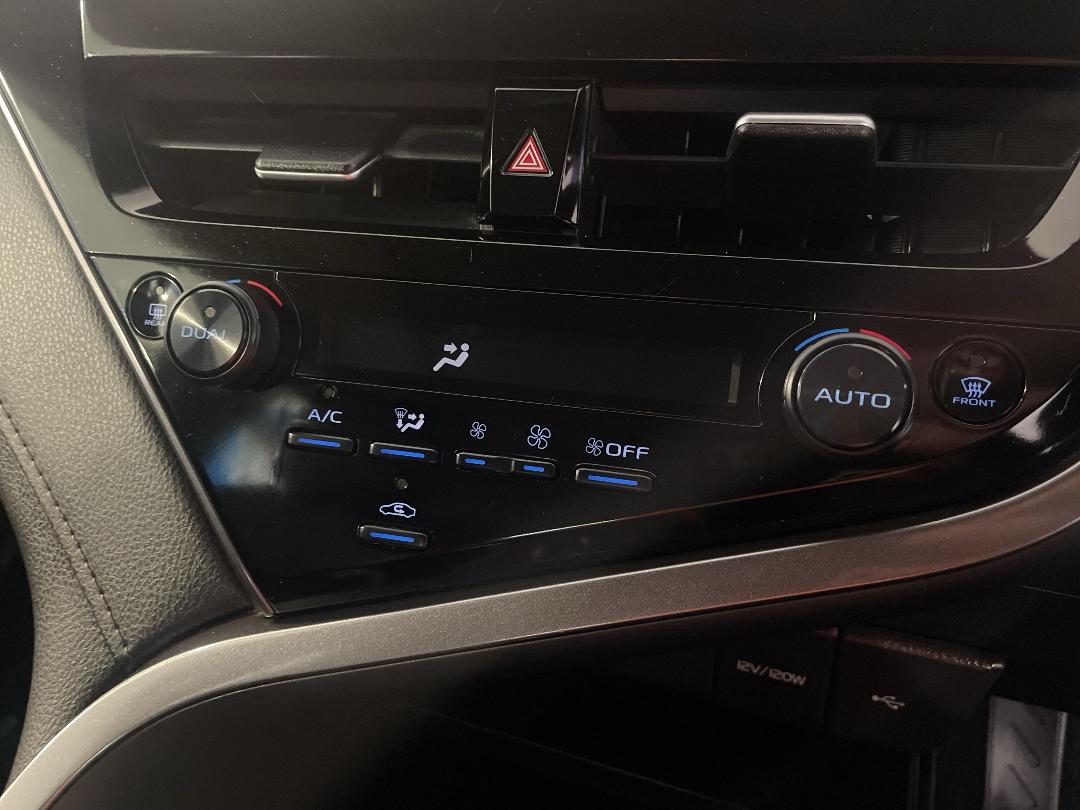 Photo '31' of Toyota Camry