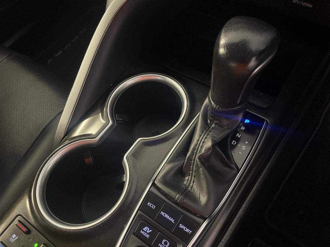 Photo '32' of Toyota Camry